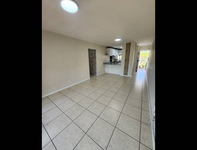 1 BEDROOM APARTMENT FOR SALE IN ESSENWOOD